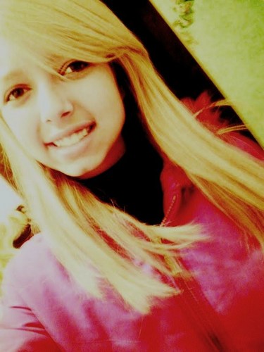 Sou Simples,Calma,desconfiada,normal,ciumenta um pouquinhÓ ,loca,feliz da viidÁ e nada nem ningém tirÁ  isso De Mim '' (;* #AMOANIMAISs2