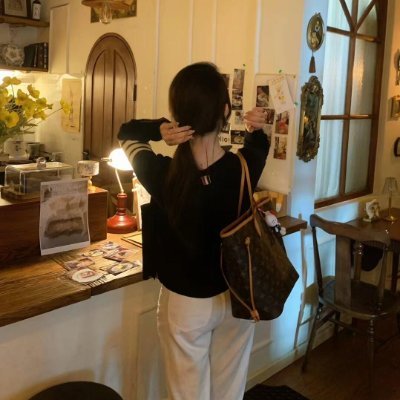 thedy_tahya's profile picture. Find magic in the world every day and create memories at sunset.