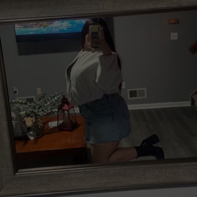 mreyesx18's profile picture. 