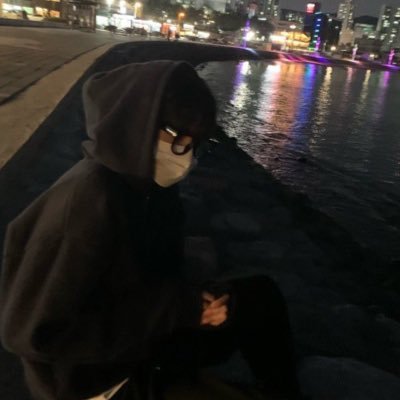 名古屋｜ときどき東京｜黒髪眼鏡｜会いたいと思った子とだけ会います