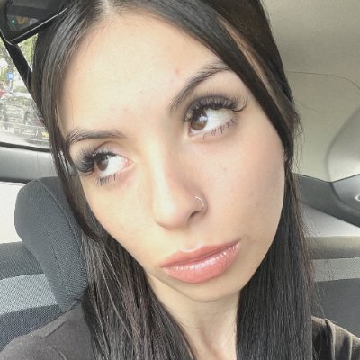 From North Carolina with soft lips, freaky kinks, and zero shame.😏
I play nice until you make me beg.😋
Tap my free link if you're curious.😉