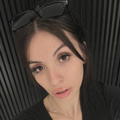 Naughty lil thing repping South Dakota. 💋
Sweet face, filthy mouth, and no panties on.😈
Watch me ruin myself for free 👇