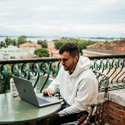I teach people how to make money💰
10 + years trading BTC & XAUUSD
Trading | Investing | Mindset 📈
🎥 Sharing insights & strategies
📩 DM for mentorship