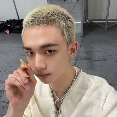 stay & nswer
#현진 #릴리
@leeknowgyo el sung de mi min ♥