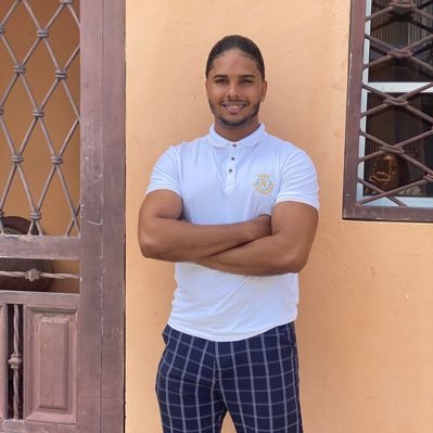 Escritor | Estudiante de Medicina | Enfermero | Asistente Quirúrgico | Ejercicio constante | Soñador | Busco comprender entender al serhumano