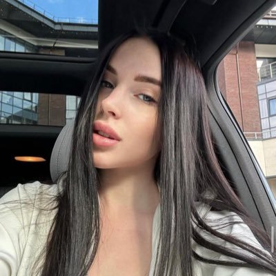 a simple lady🤗 with multiple passion,hobbies are music🤭,games🕹️,food🍔,sight seeing🌍,am a crypto trade🪙 and also a writer. what about you ?