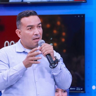 Militante de la Esperanza, revolucionario, papá de Susej Inaru y Shiadany Luisana