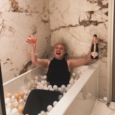 KatGojira's profile picture. writer