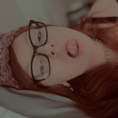 sweetbunnyy223's profile picture. Content available for gift cards ;)