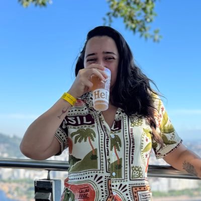 👩🏻🦯➡️PcD - Baixa Visão. Doutoranda em Educação - USP , Pesquisadora, Mestra em Educação e Graduada em Ciências Biológicas.