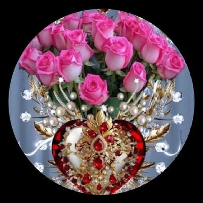 f8xPm's profile picture. من يضحي بضميره من أجل أحلامه كمن يحرق صورة جميلة من أجل الرماد.🍎