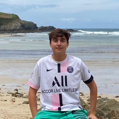 monree13's profile picture. 