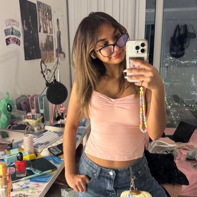 bideo game | woma who does everyone's discords | @tejiebear ♡