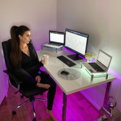 I help investors grow and manage their own crypto portfolio Learn my blueprint on how to Conquer the financial crypto Market and recover losses