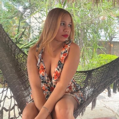 Más corazón que mujer.🌼🌻🌞💙 ••• 🎩💍
