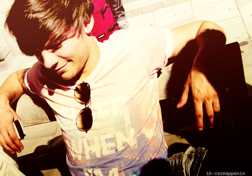 Verified Belieber I also LOVE one direction. yea I do realize my icon is of Louis Tomlinson from 1D