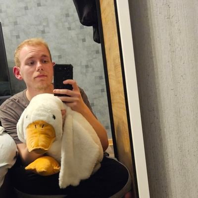 He/Him 🏳️🌈 | 20 | Smash Bros - Ridley Main;
Ob ich hier je aktiv sein werde? Wahrscheinlich nicht, egal🤓