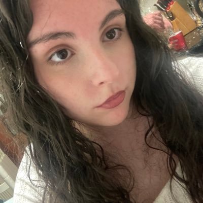 ainhoaacp_'s profile picture. (she/her) fangirl 💕 gustame o caoba