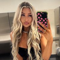 IZZI .ᐟ (@velvetdamnation) 's Twitter Profile Photo