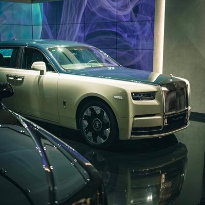 peakmoment88's profile picture. 