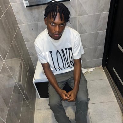 realotsiwah's profile picture. Musician