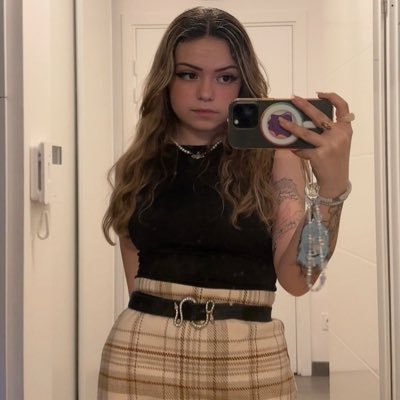 maevroum's profile picture. Ditto, FMA & Berserk enjoyer 🧝‍♀️ | 23 🍒