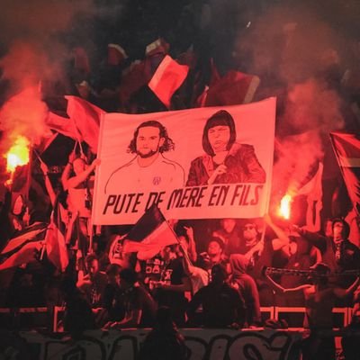 Homme noir problématique ,qui en a marre d essayer de se montrer plus intelligent que les autres ,donc je baisserais la France jusqu'à ce qu'elle m'aime ....