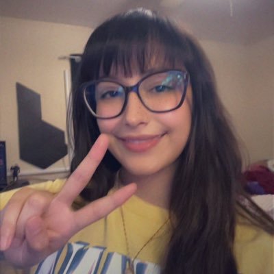 Mom of 3. -Variety streamer addicted to laughs and voice cracks~ Business Inquiries - bellabyleen@gmail.com