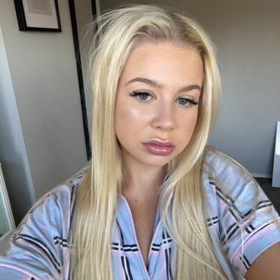 Carmen_Linzey02's profile picture. 