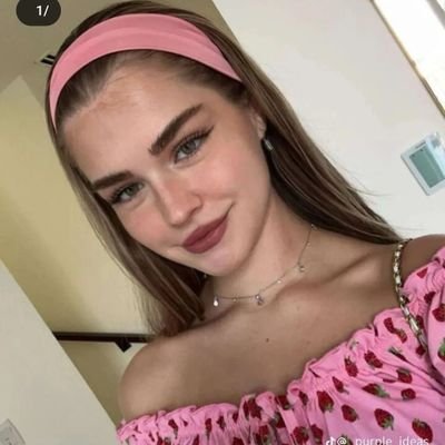 في سبعه7 مليار،عندي غيرك وحتى غيرك 👠 صارحhttps://t.co/EffawShsU0
انستا✨
يمنيه من اصول هنديه العمر22 https://t.co/SyRvcSrNaB