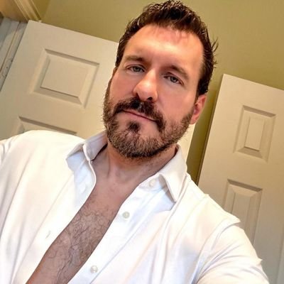 MartinRich53112's profile picture. je désire fais ample connaissance