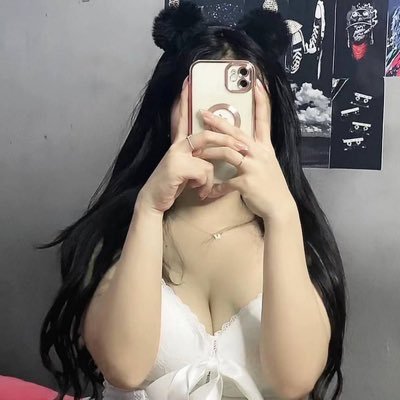 XownersZ's profile picture. if your horny just call me baby 💋