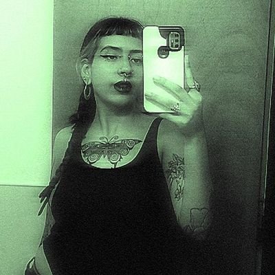 boca sucia, pequeña hechicera.