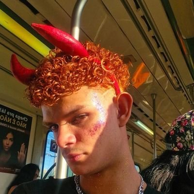Bem vindos
18y😚
Bissexual👩‍❤️‍👨 👨‍❤️‍👨
RJ🛡️
Um amor de pessoa 💞