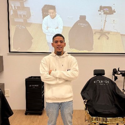 SnagPzo's profile picture. Stkmusic/4ever/onelifeoneface