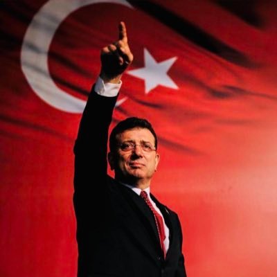 intothemiddlle's profile picture. 