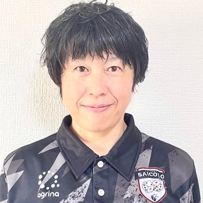 PARAREDS FUTSAL Setagayaでフットサルを始め、全日本女子フットサル選手権で初代チャンピオンとなる。バルドラール浦安ラス・ボニータス在籍中にフットサル女子日本代表となり、アジア3連覇達成。現役引退後、デフフットサル女子日本代表GKコーチを経て、現在はさいたまSAICOLOのGKコーチ