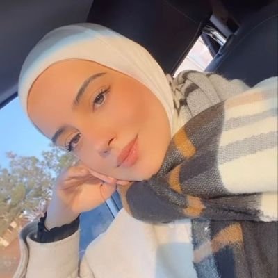 خريجة اعلام _جامعة بغداد ..
إعلامية organic في عصر تناثرن به الـ fake