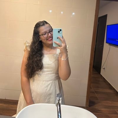 heloisa_nicolii's profile picture. 