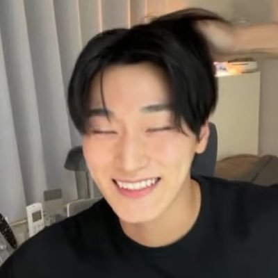 ctrlzips's profile picture. fan account