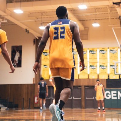 NECCBB 6’8 275lbs🦍♑️Boogieman. 2x NJCCA REGION 21/ EAST DISTRICT🏆🏆💍💍 @NECCKNIGHTS