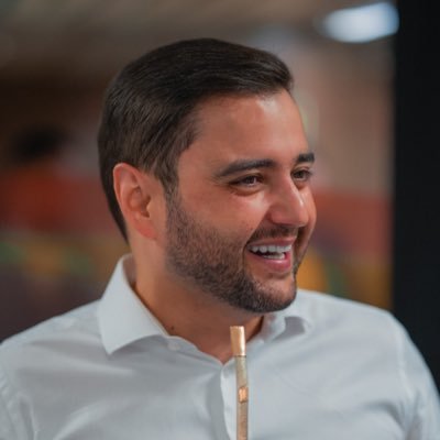 Vice-Governador do Estado do Rio Grande do Sul. Médico veterinário, mestre em Direito e doutorando em administração Pública. 🧔🏻♂️🇧🇷🧉🐾