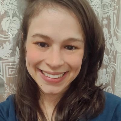 Professora de Teoria e Metodologia da História na Unespar campus Paranaguá