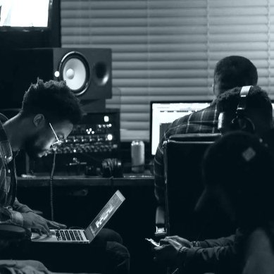 Bthersomex's profile picture. Creative/Producer 🎹
Hmu I'm down to work with any upcoming artists.