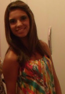 Sou uma menina. Eu exagero. Eu brigo. Eu subestimo. Eu penso sobre tudo. Eu sonho alto. E quando eu digo que amo, eu não estou mentindo.