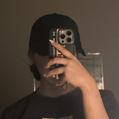 0t_aal's profile picture. مزيج من النبل والرّقة والتوتر وامرأة ليس من السهل هجرها .