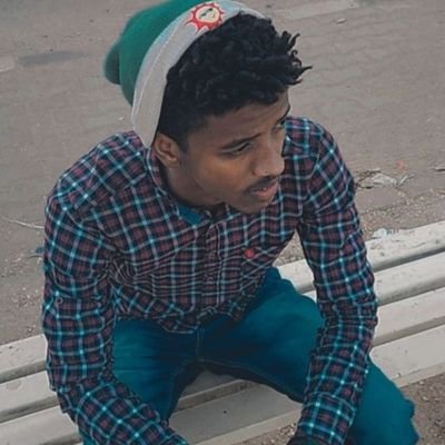 salman0vic's profile picture. (مانشستراوي متمرد 🧞‍♂️)
معَ من تُحب ، تَجد في أبسط الأشياء فرحاً🤎
Electrical Engineer - sust