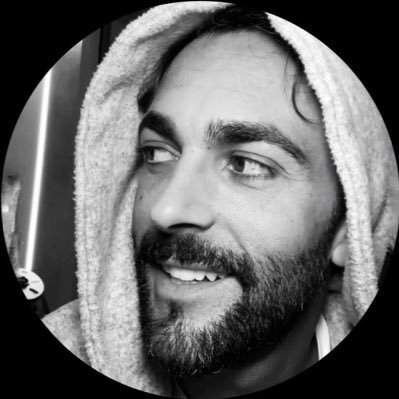 non sono ferite, è uno squarcio di luna che ride ✨| Non scappare,salva.🫀| @DiconoDicono_ | fan account