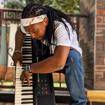 donmapeebaba's profile picture. A MULTI-TALENTED AFRO-FUSION  ARTIST//RAPPER//SINGER//ACTOR// SONGWRITER//CONTENT CREATOR. 
 #ESOKWA!