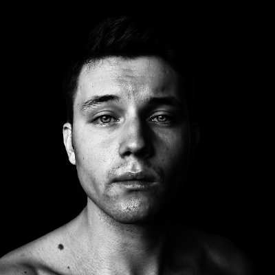 ImDahDude221's profile picture. Just a dude who uses twitter.